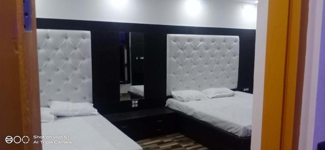Rahul Hotel & Restaurant Масурі Номер фото