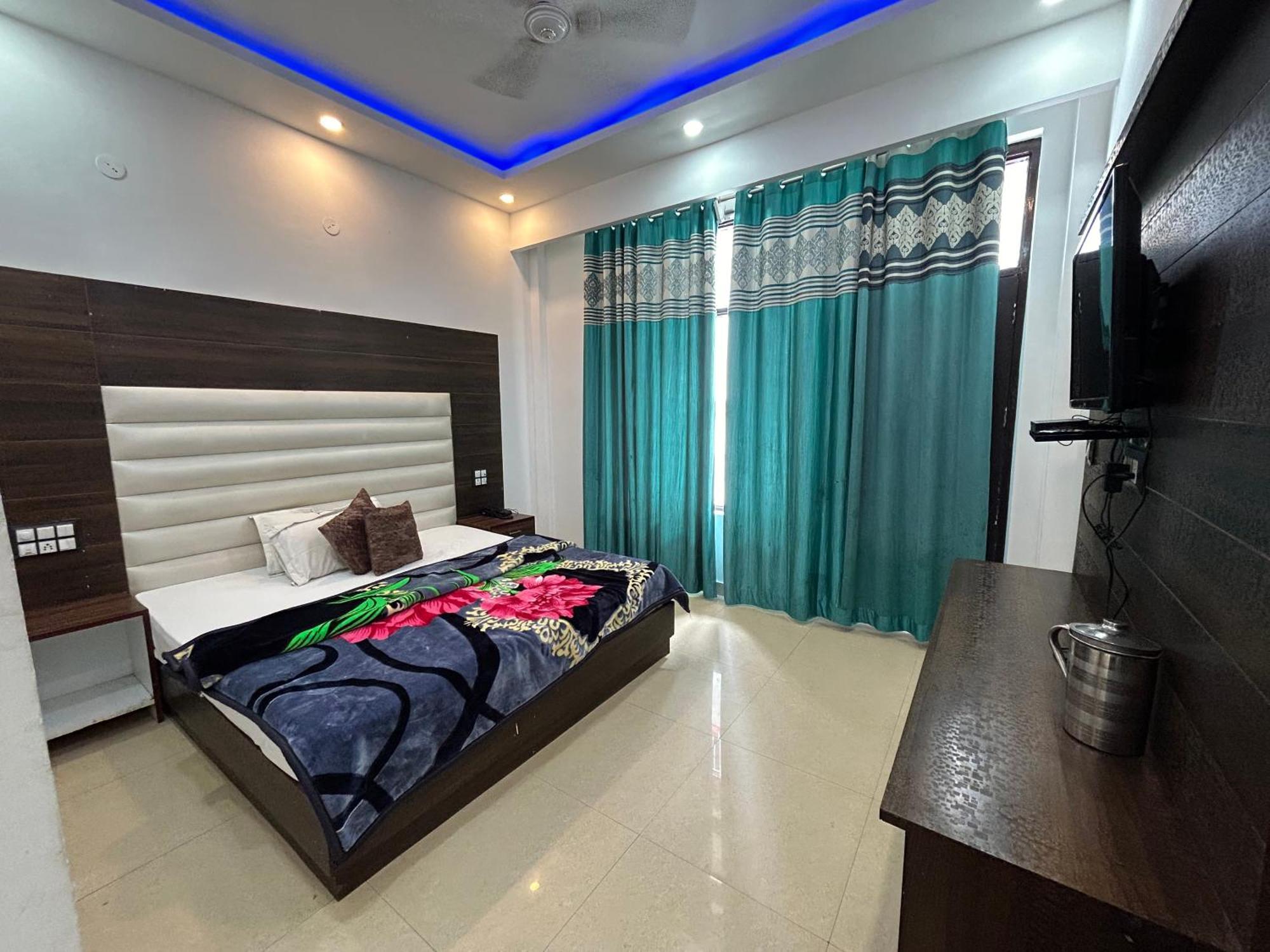 Rahul Hotel & Restaurant Масурі Екстер'єр фото