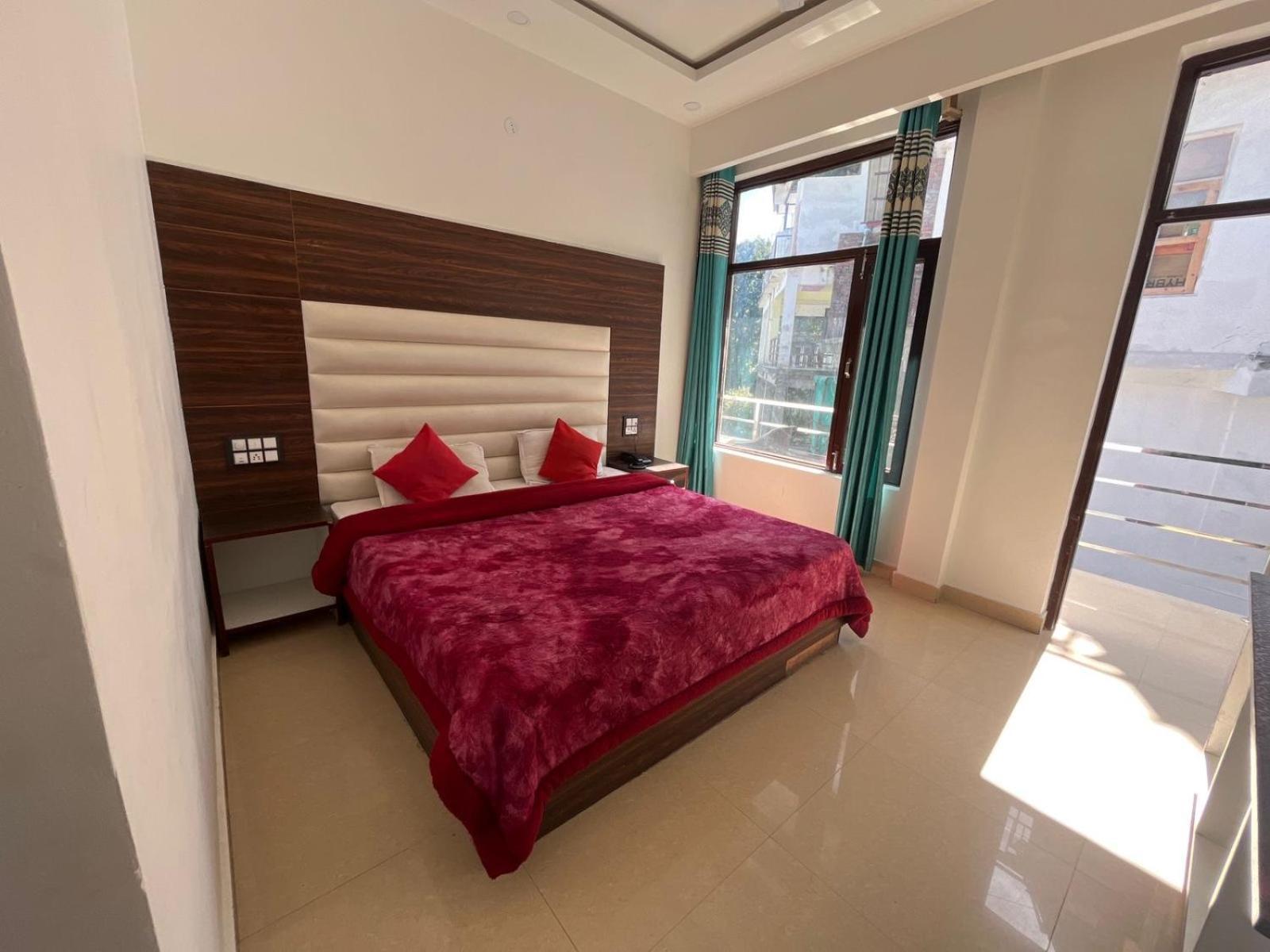 Rahul Hotel & Restaurant Масурі Екстер'єр фото