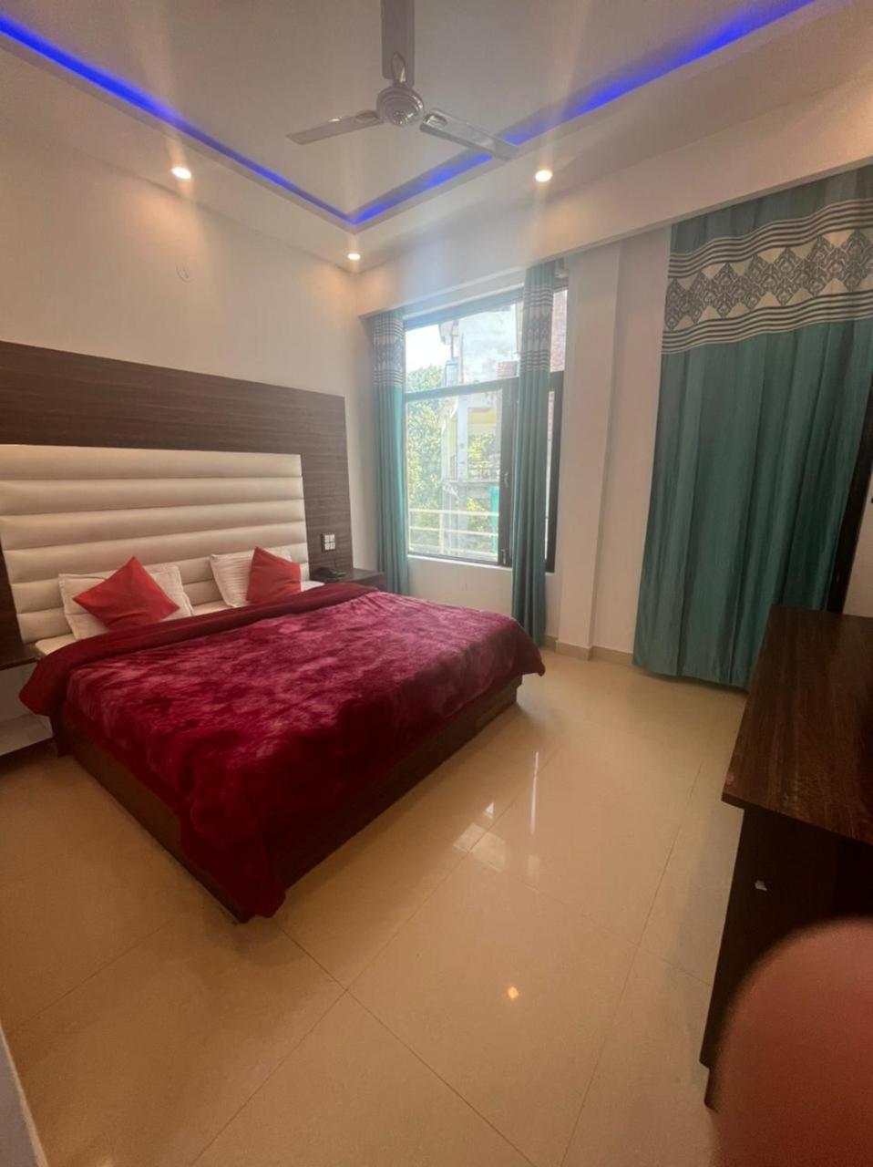 Rahul Hotel & Restaurant Масурі Екстер'єр фото