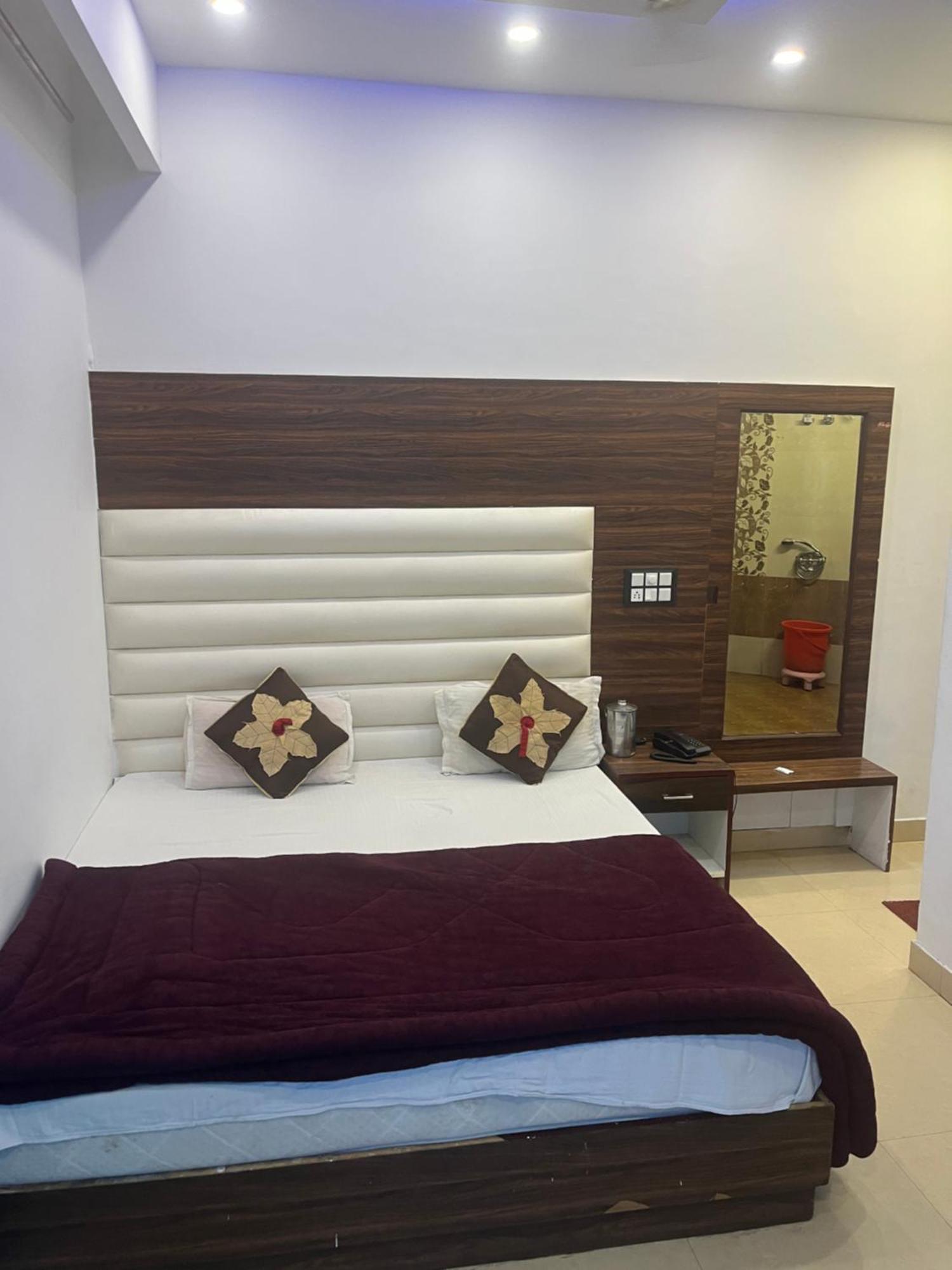 Rahul Hotel & Restaurant Масурі Екстер'єр фото