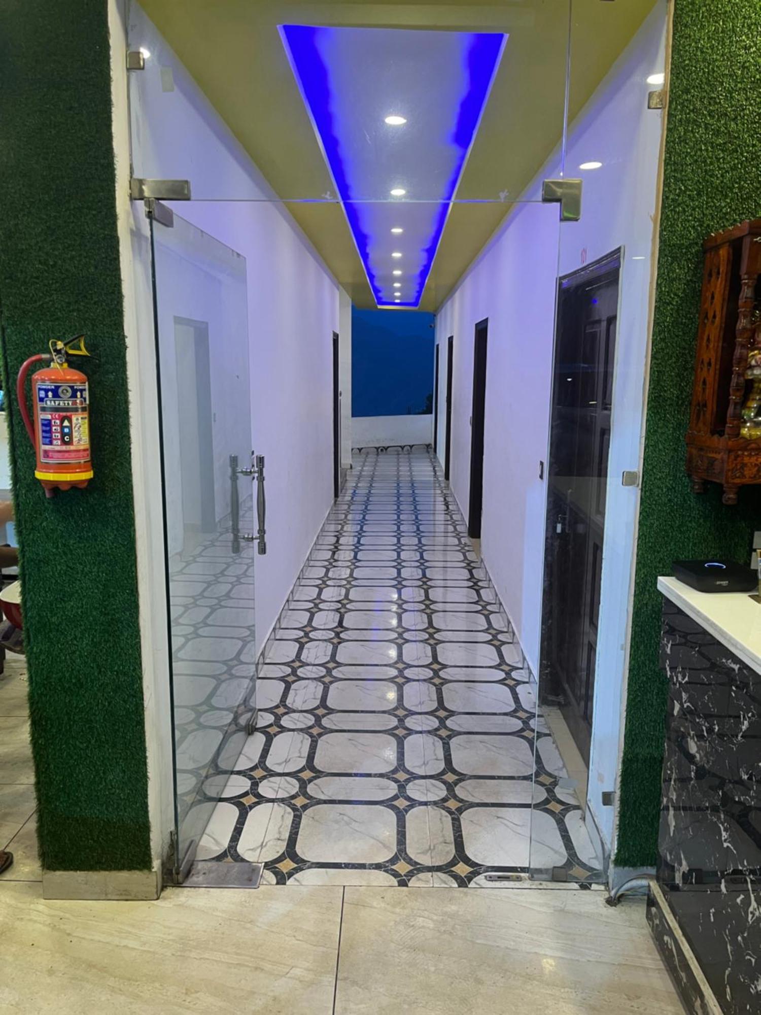Rahul Hotel & Restaurant Масурі Екстер'єр фото